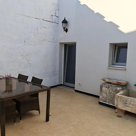 Himeros Apartment *